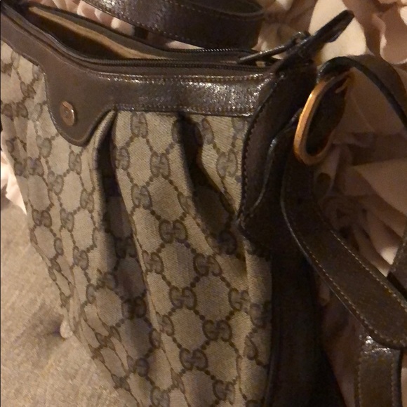 GUCCI VINTAGE MONOGRAM HANDBAG!! Rounded bottom - Picture 8 of 8